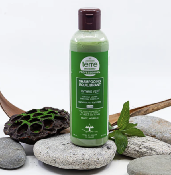 shampoing-equilibrant-rythme-vert-terre-de-couleur-apaise-et-equilibre-le-cuir-chevelu-grain-d-orge-ma-boutique-holistique-oullins-lyon-rhone