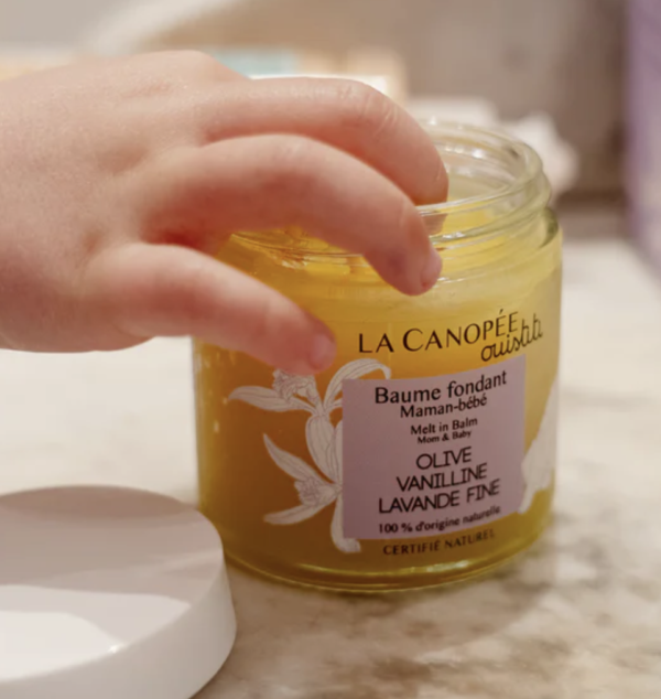 baume-fondant-pour-la-maman-et-le-bebe-la-canopee-soin-reparateur-et-apaisant-nourrit-la-peau-et-ameliore-la-souplesse-preserve-l-hydratation-vertus-apaisante-et-calme-les-irritations-previent-l-apparition-des-vergetures-grain-d-orge-ma-boutique-holistique-oullins-lyon